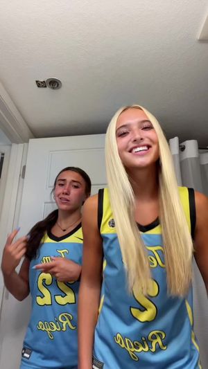 Video post by @chlo_spreen on TikTok