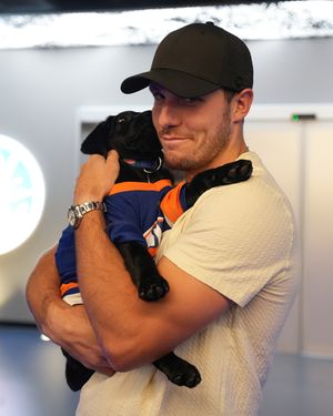Image post by @nyislanders on Instagram