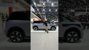 Video post by @supercarblondie on YouTube