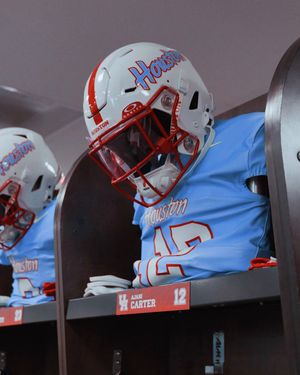 Video post by @UHCougarFB on Twitter