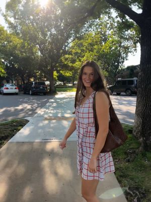 Image post by @natalieseelyy on Instagram