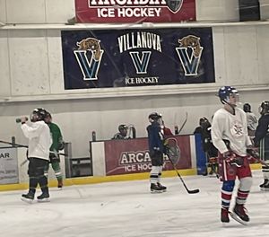 Image post by @ECUIceHockey on Twitter