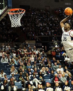 Image post by @uconnmbb on Instagram