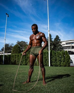 Image post by @alliseeisgold on Instagram