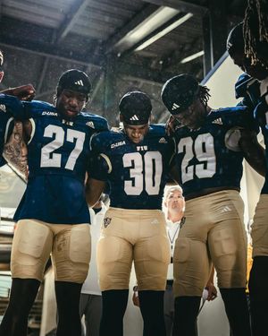 Image post by @johnnysjpg on Instagram