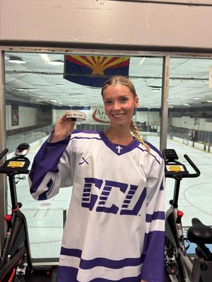 Image post by @lopeswhockey on Instagram