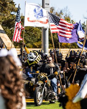 Image post by @jlbframes on Instagram