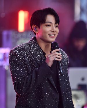 Image post by @ellemenhk on Instagram