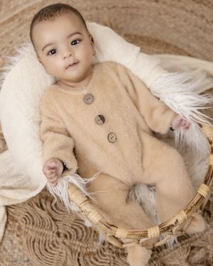 Image post by @newbornbabyphotographystudio on Instagram