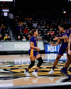 Image post by @ecuwbb on Instagram