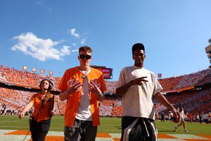 Image post by @Vol_Hoops on Twitter