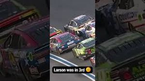 Video post by @nascaronfox on YouTube