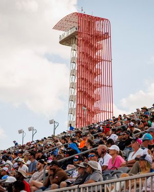 Image post by @nascaratcota on Instagram