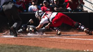 Image post by @HuskerSoftball on Twitter