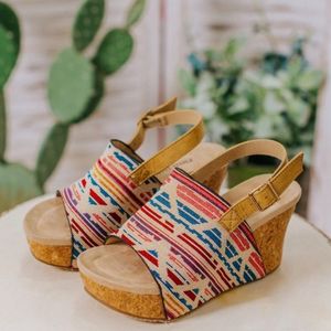 Image post by @shopfillyflair on Instagram