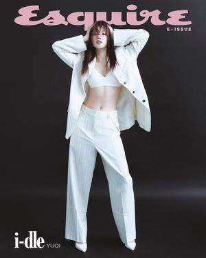 Image post by @esquire.korea on Instagram
