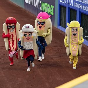 Image post by @clehotdogs on Instagram