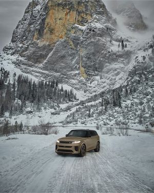 Image post by @rangerover on Instagram