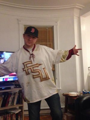 Image post by @hockeyhousepod on Twitter