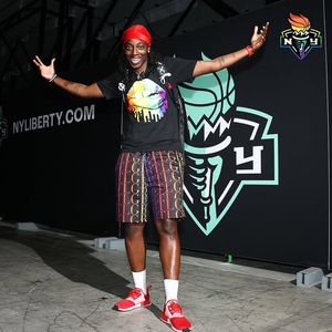 Image post by @nyliberty on Facebook