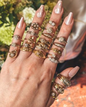 Image post by @maejeanvintage on Instagram