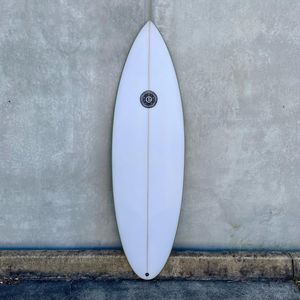 Image post by @elemntsurf on Instagram