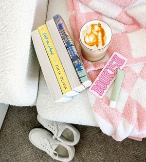 Image post by @blondiereads_ on Instagram
