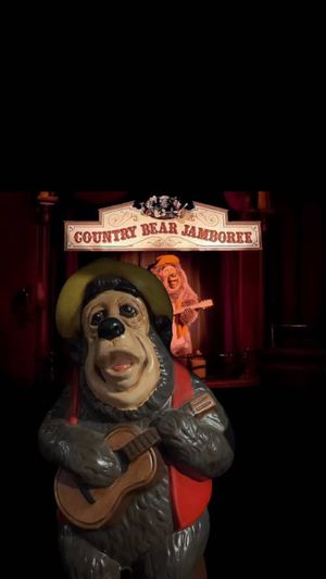 Video post by @Jessheartsthemeparks on Facebook