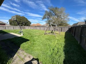 Image post by @RoyalMagnoliaLandscaping on Facebook