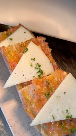 Video post by @lipsmackingfoodie on Instagram