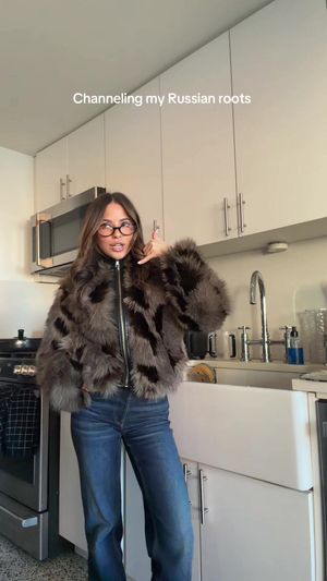 Video post by @anyaweitz on TikTok