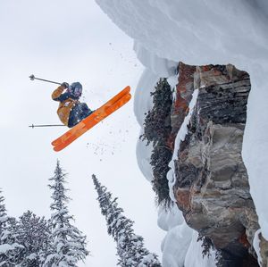 Image post by @j_skis on Instagram