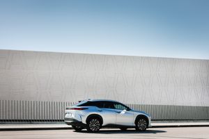 Image post by @discoverlexus on Instagram