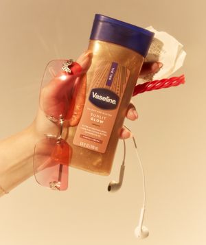Image post by @vaselinebrand on Instagram