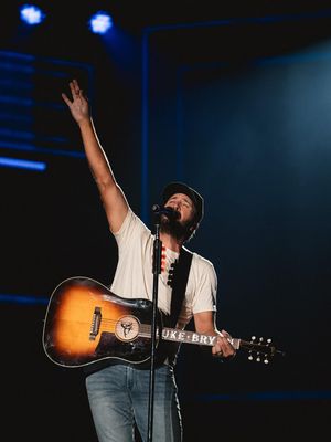 Image post by @lukebryan on Instagram