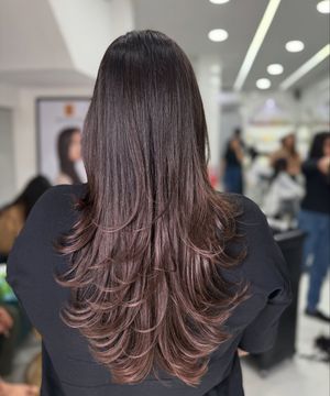 Image post by @richandroyalsalon on Instagram