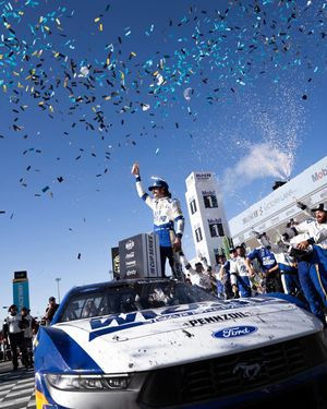 Image post by @phoenixraceway on Instagram