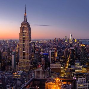 Image post by @empirestatebldg on Instagram