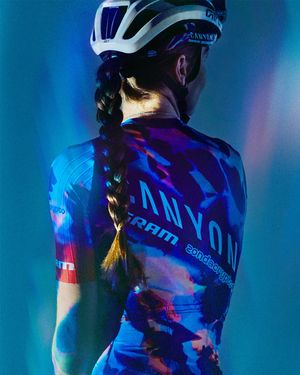 Image post by @wmncycling on Instagram