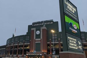 Image post by @LambeauField on Twitter