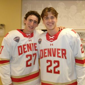 Image post by @du_hockey on Instagram