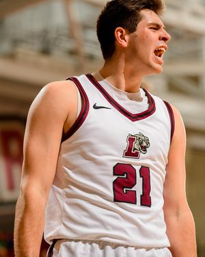 Image post by @hannahallyphoto on Instagram