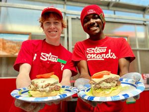 Image post by @stewleonards on Instagram
