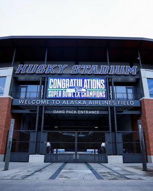 Image post by @uwathletics on Instagram