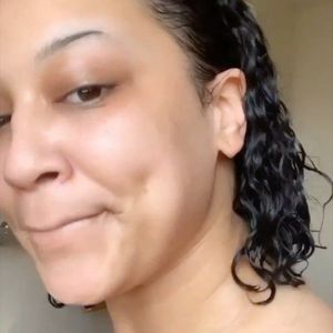Video post by @skindomonline on Facebook