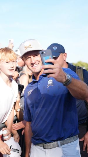 Video post by @livgolfleagueofficial on Facebook
