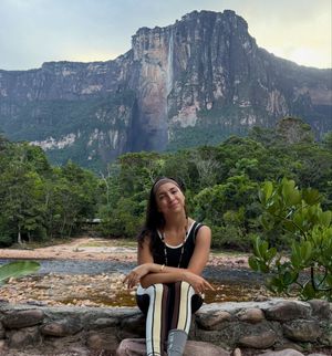 Image post by @ariannalupi on Instagram