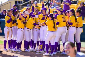 Image post by @LSUsoftball on Twitter