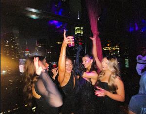 Image post by @fleurroomny on Instagram
