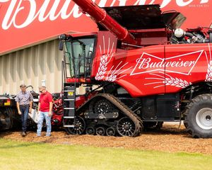 Image post by @AnheuserBusch on Twitter